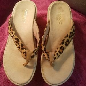 BNWOT VIONIC WEDGE SANDALS